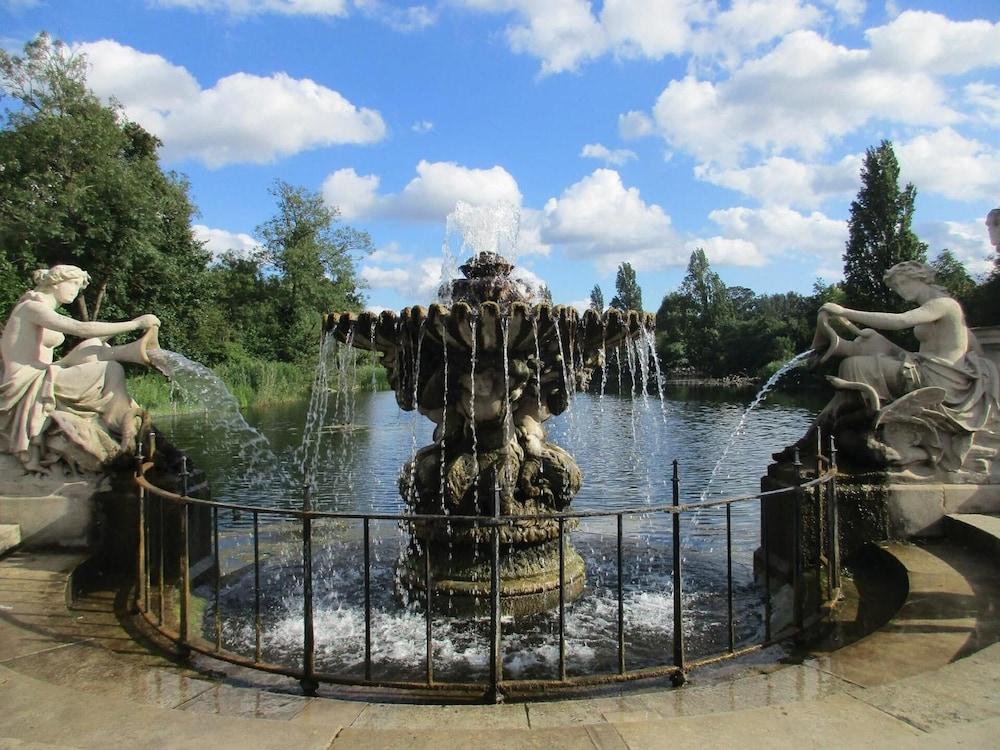 Beverley City Лондон Екстер'єр фото
